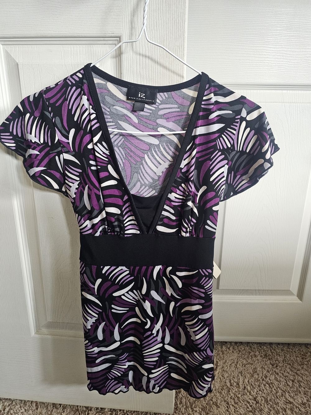 IZ Byer California Purple Black Patterned V-Neck Top